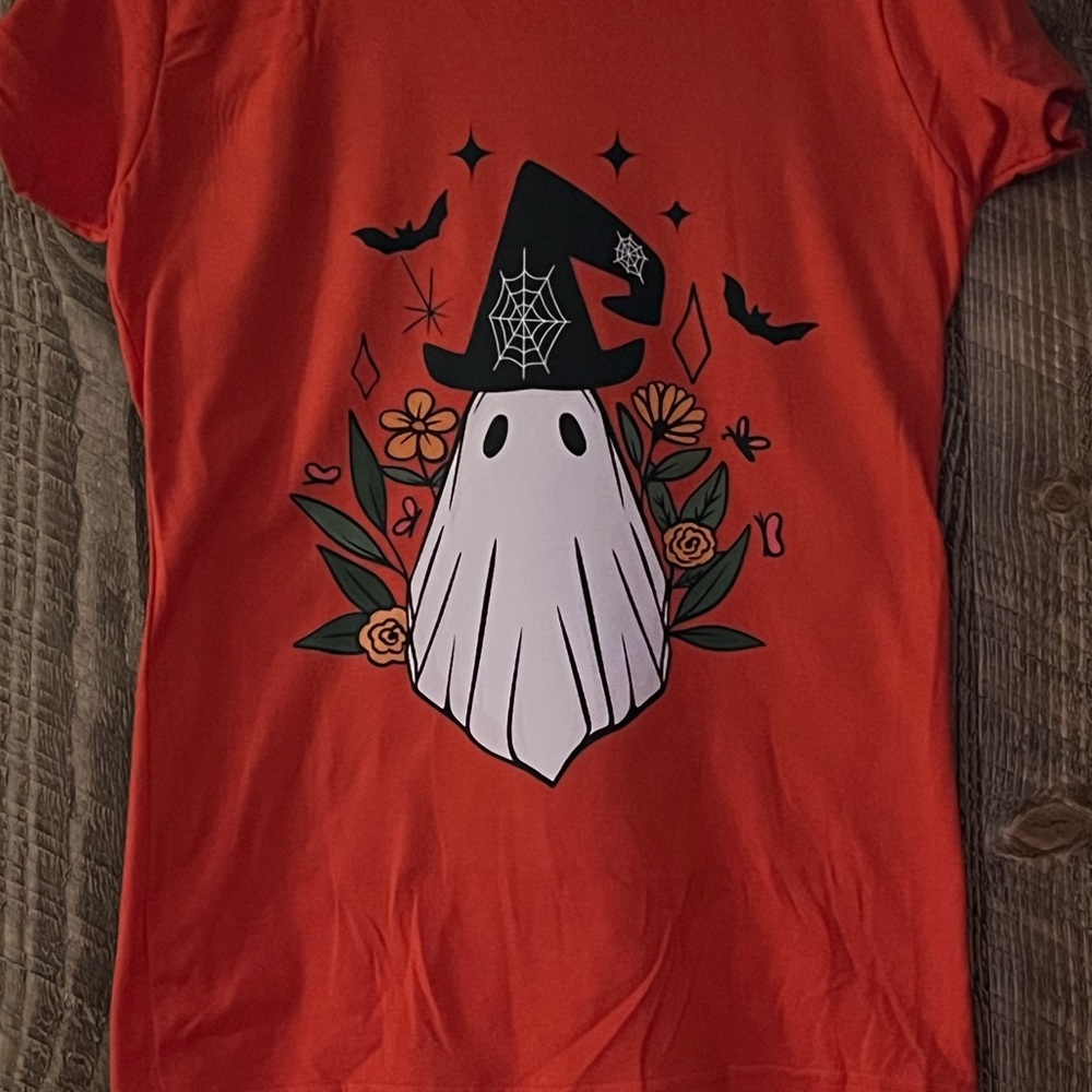 women’s size medium halloween ghost shirt NEW